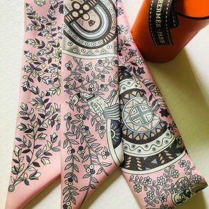 Hermès Twilly scarf